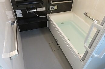 お風呂が深くて大変